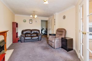 LIVING ROOM- click for photo gallery